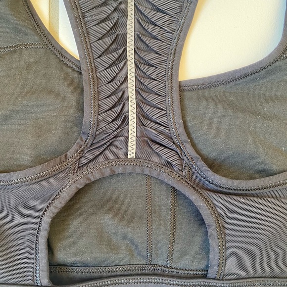 Lululemon Making Moves Bra - Picture 5 of 5